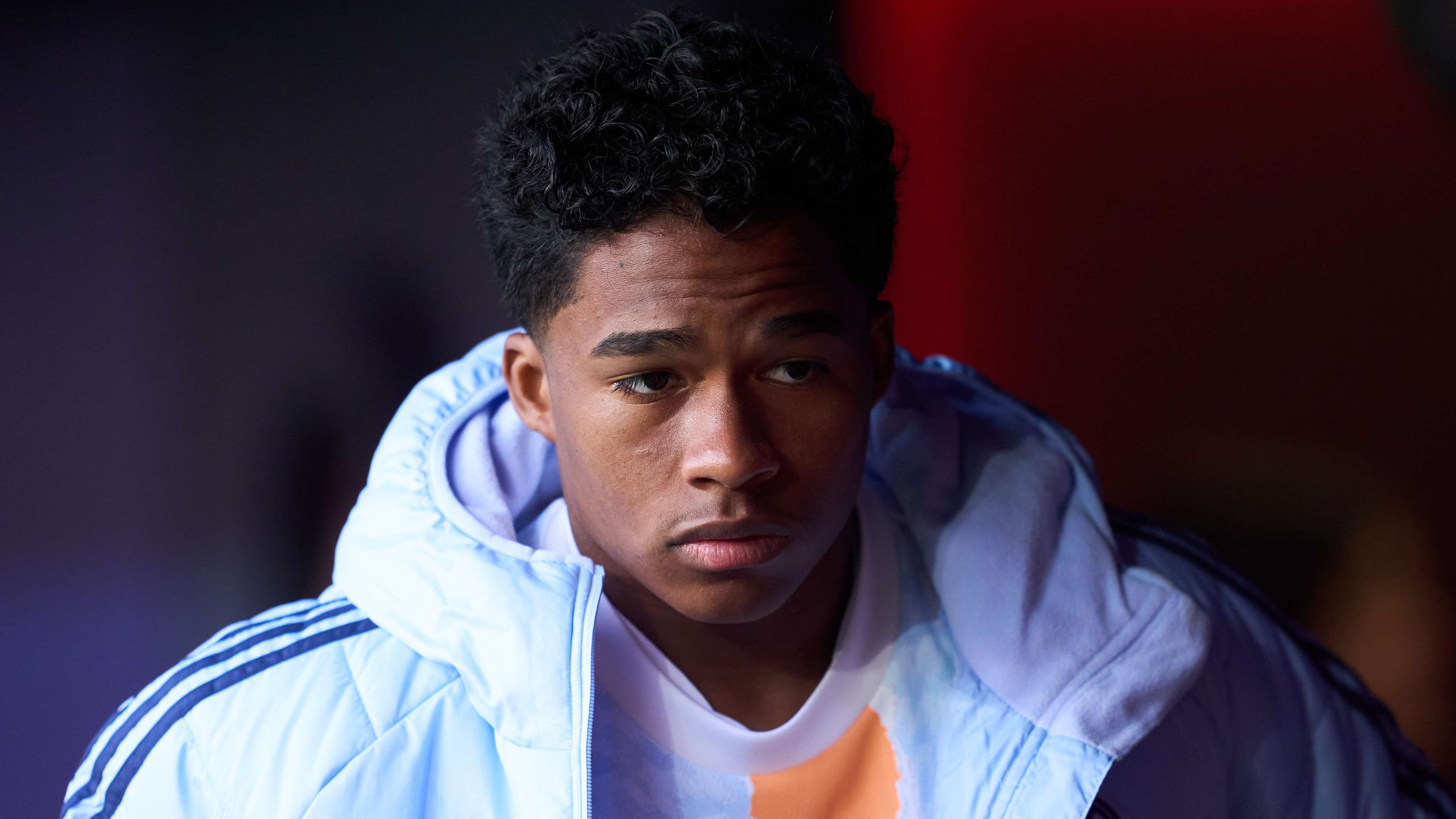 间的竞争愈 间的竞争愈